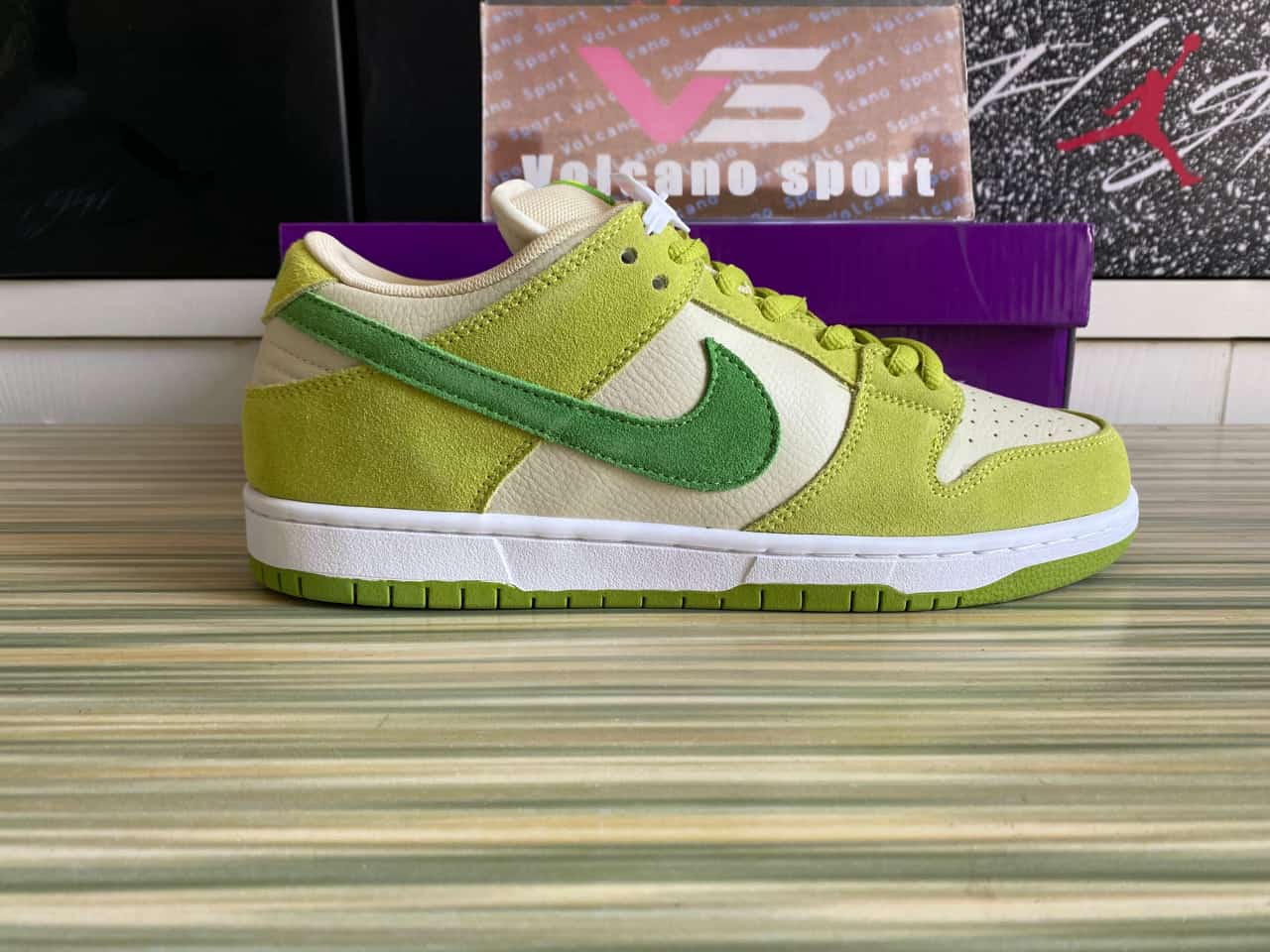 Dunk Low Green Apple DM0807-300