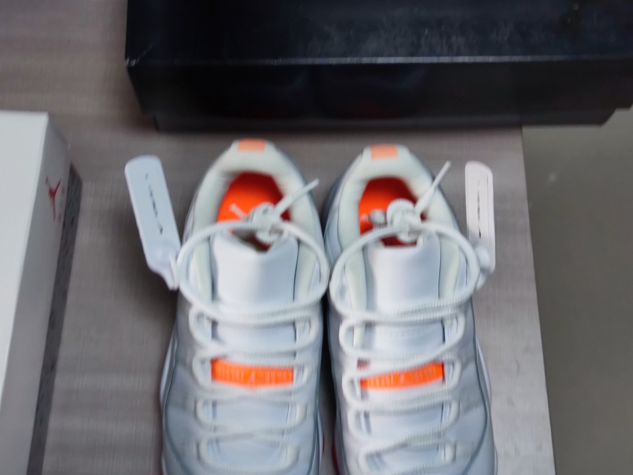 Jordan 11“Silver Eyelets” AH7860-139