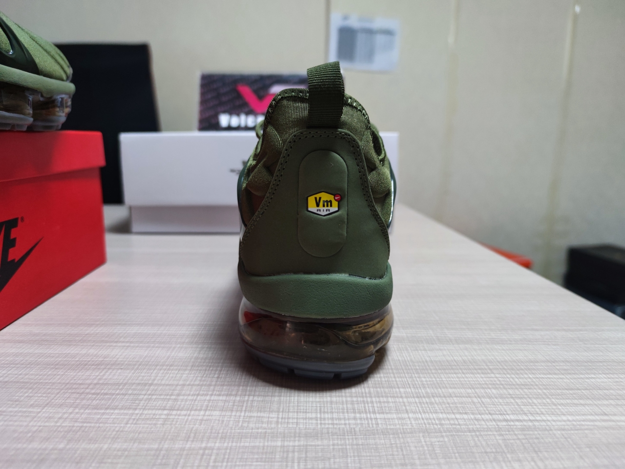 Air VaporMax Plus ARMY GREEN 924453 300