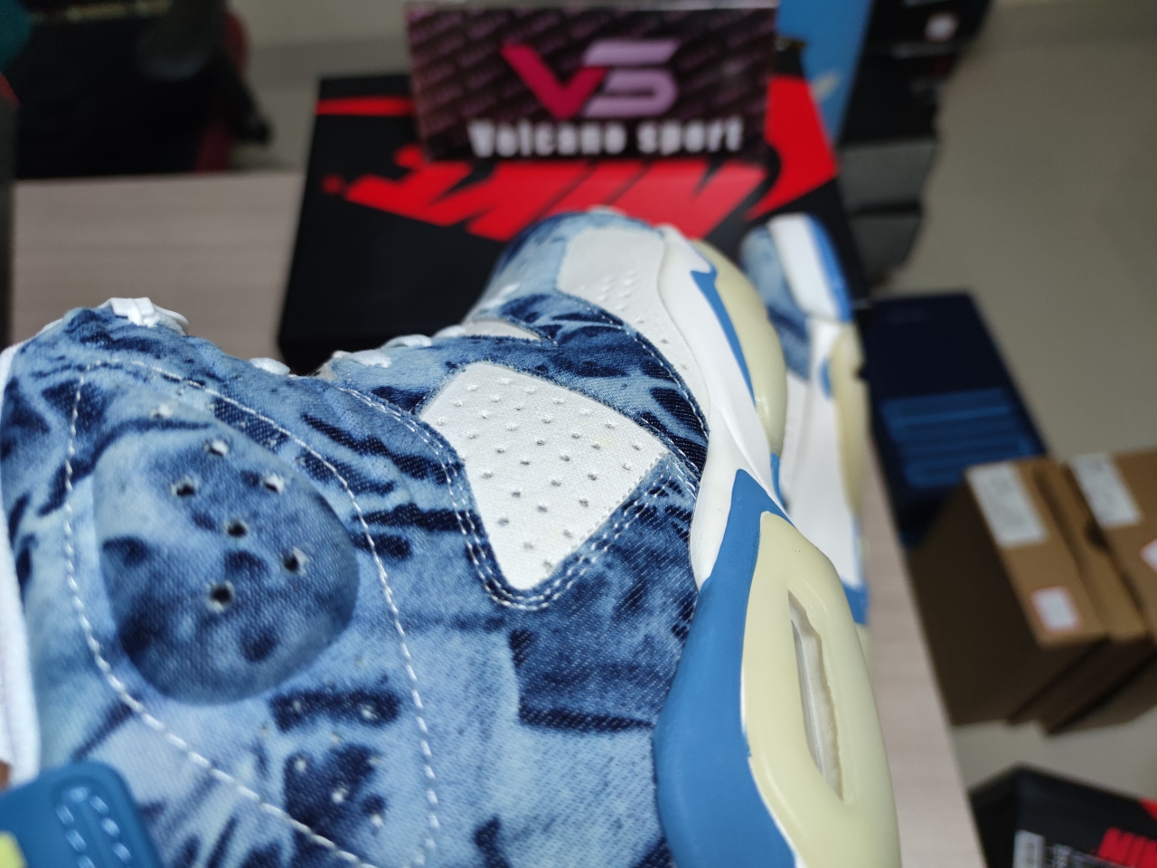 Jordan 6 Retro Washed Denim DM9045-100