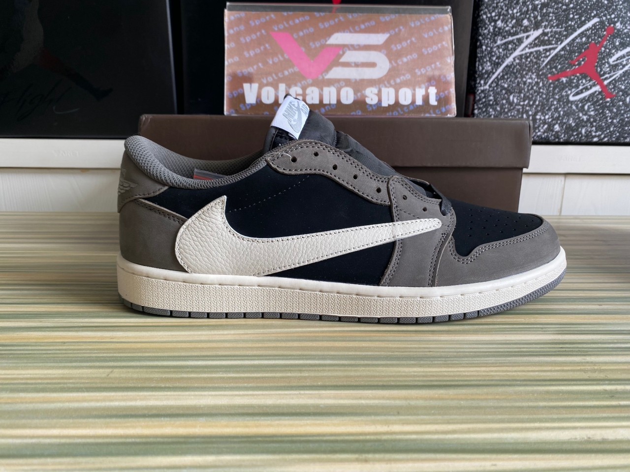 Jordan 1 Retro Low OG SP Travis Scott