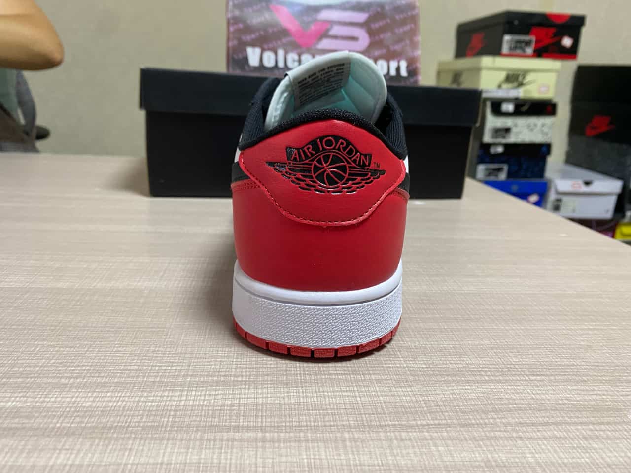 Jordan 1 Retro Low OG Black Toe CZ0790-106