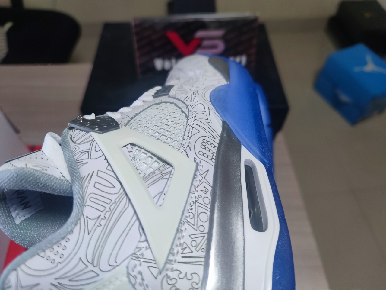 Jordan 4 Retro 30th Anniversary Laser 705333 105