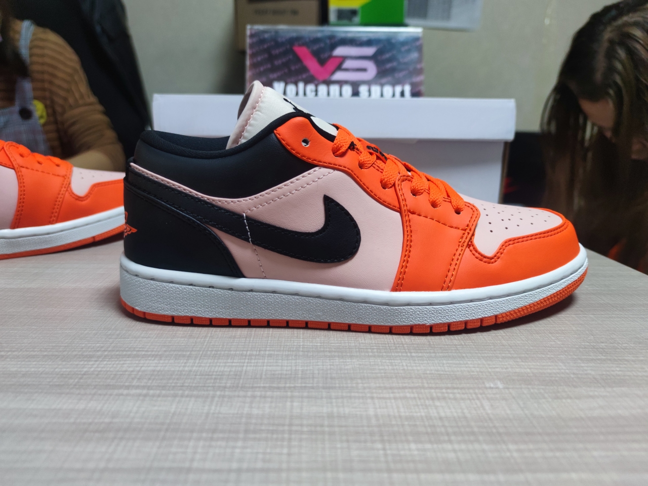 Jordan 1 Low Orange Black DM3379-600