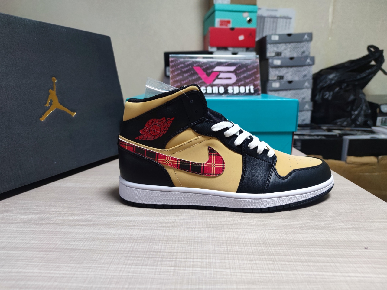 Jordan 1 Mid Tartan Swoosh DZ5329 001