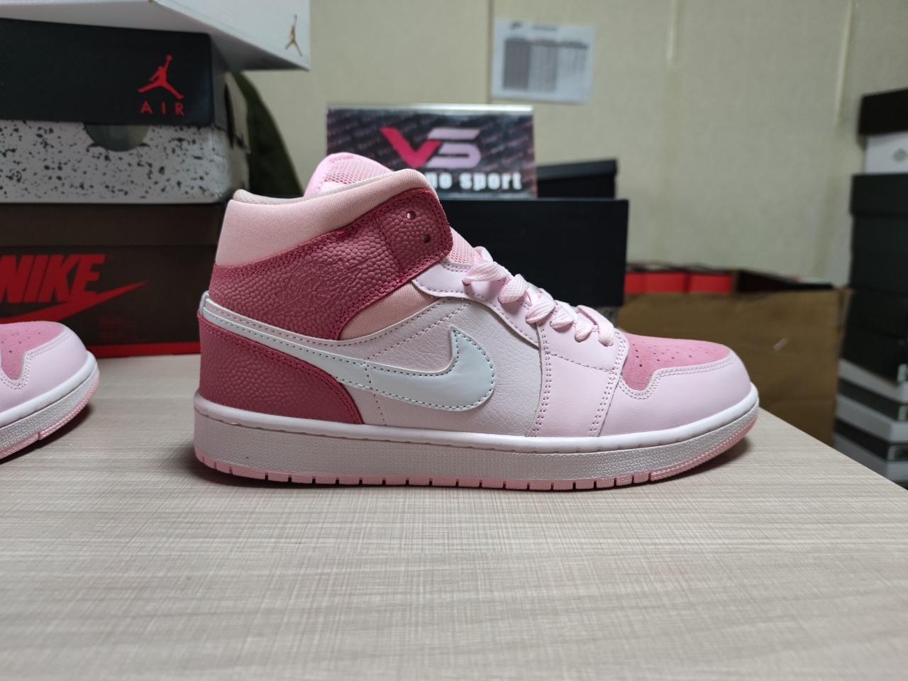 Jordan 1 Mid Digital Pink CW5379 600