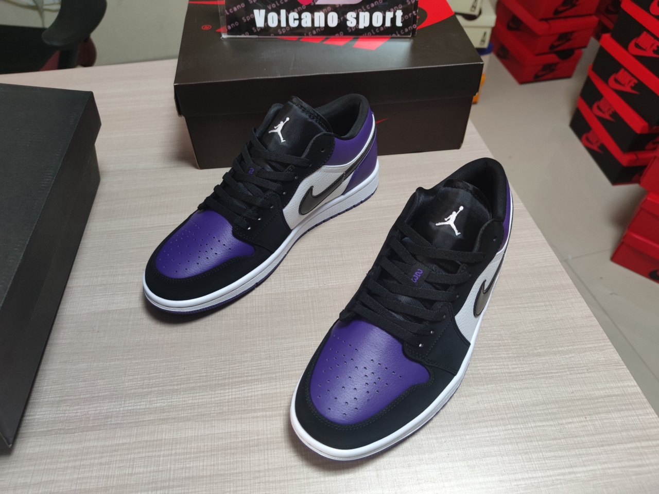 Jordan 1 Low “Purple Court” 553558-125
