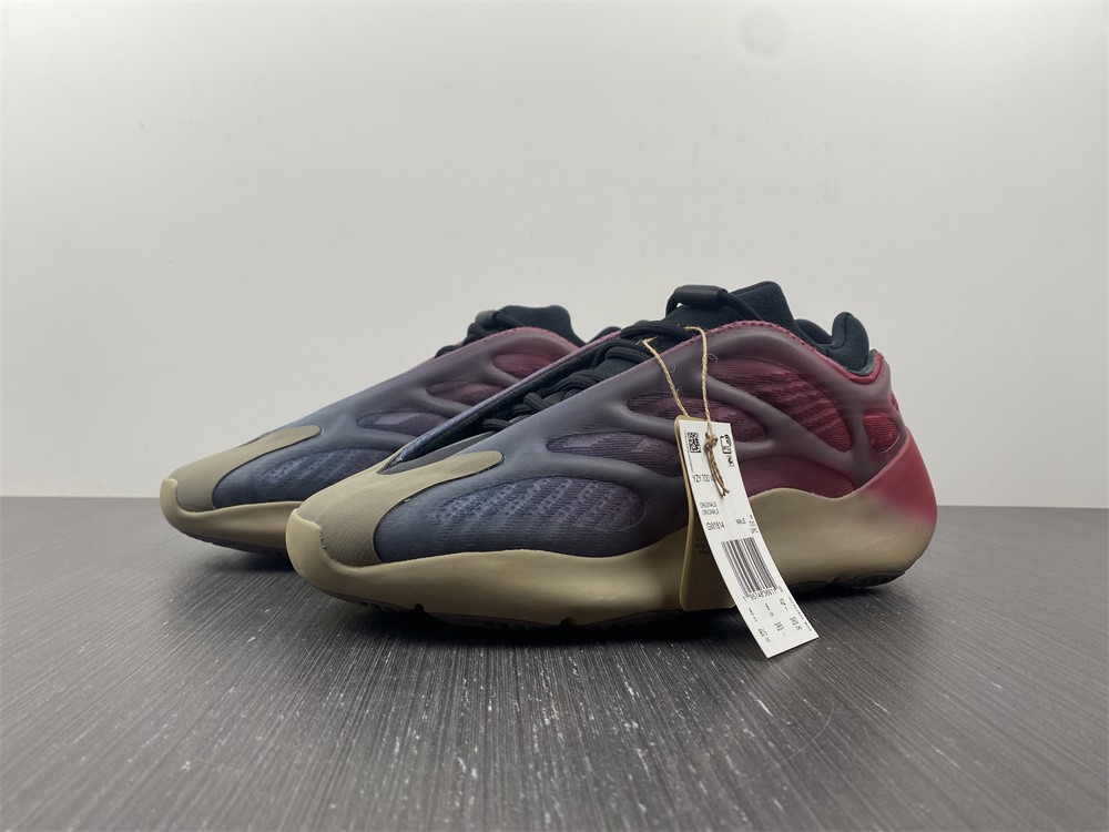 adidas Yeezy 700 V3Fade Carbon