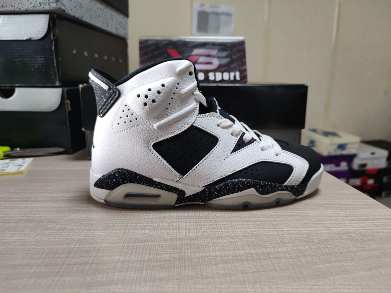 Jordan 6 Retro Oreo 384664 101