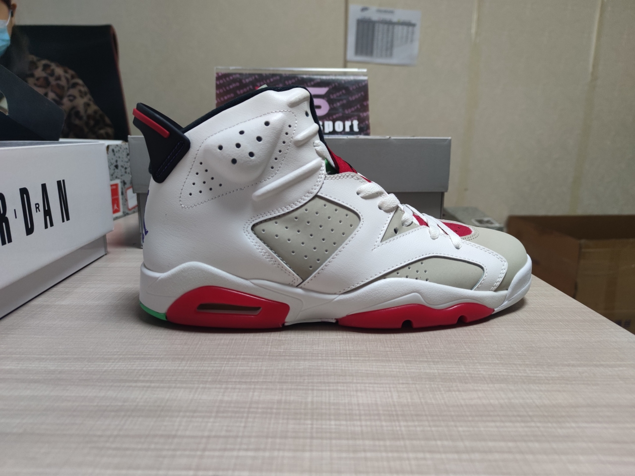 Jordan 6 Retro Hare CT8592 062