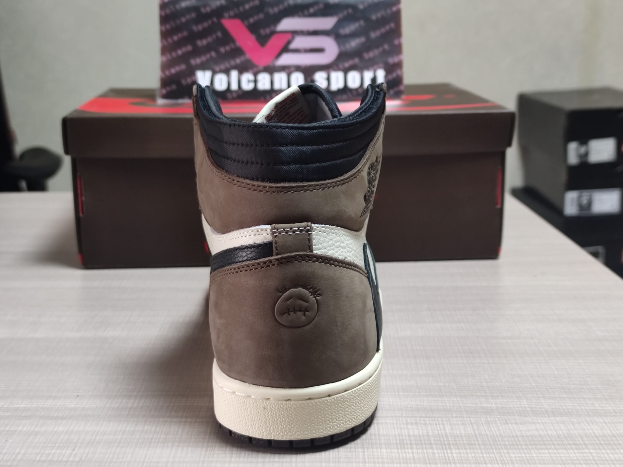 Jordan 1 Retro High Travis Scott CD4487-100