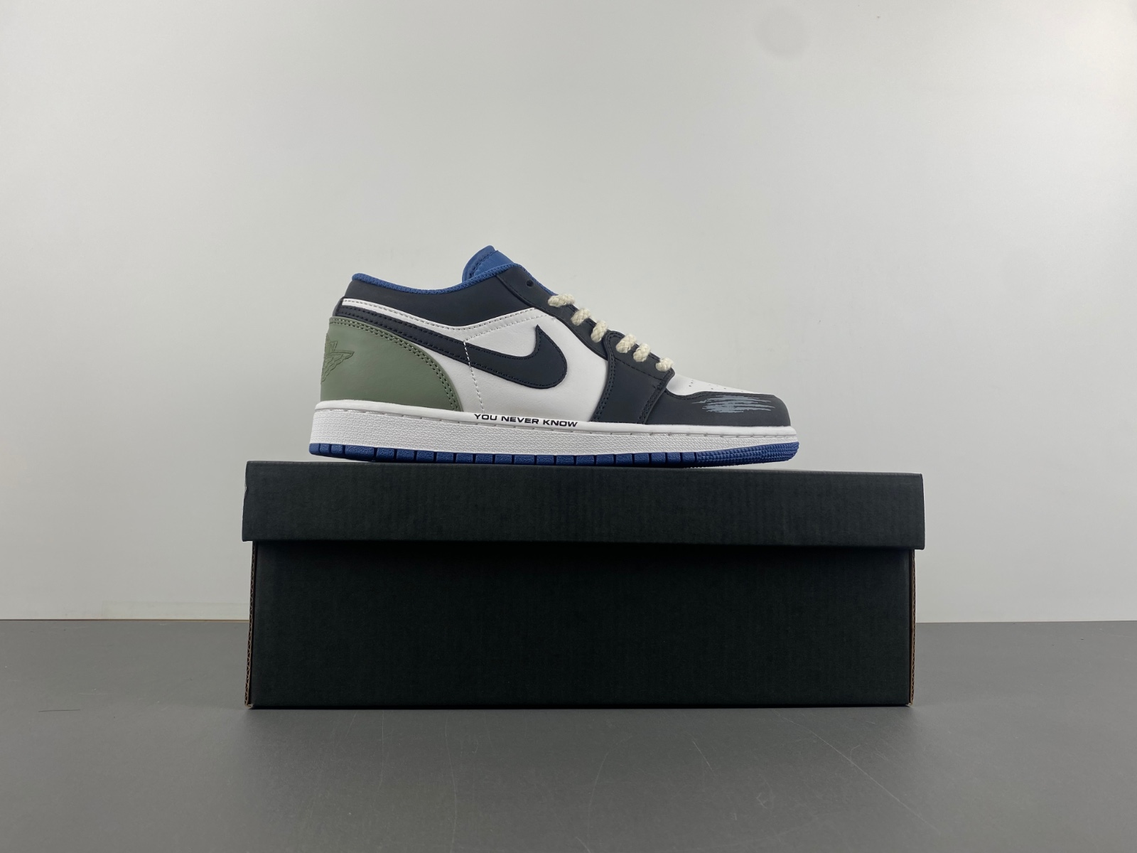 Travis Scott Jordan 1 Low Fragment GH553558-414
