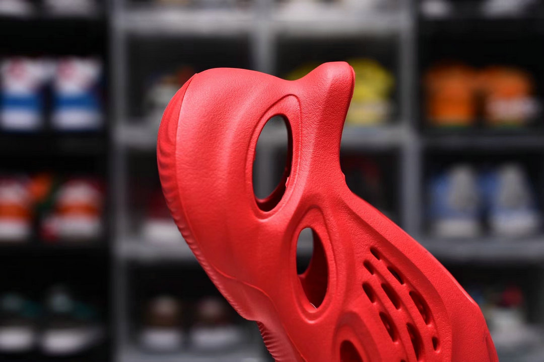 adidas Yeezy Foam RNNR Vermillion GW3355