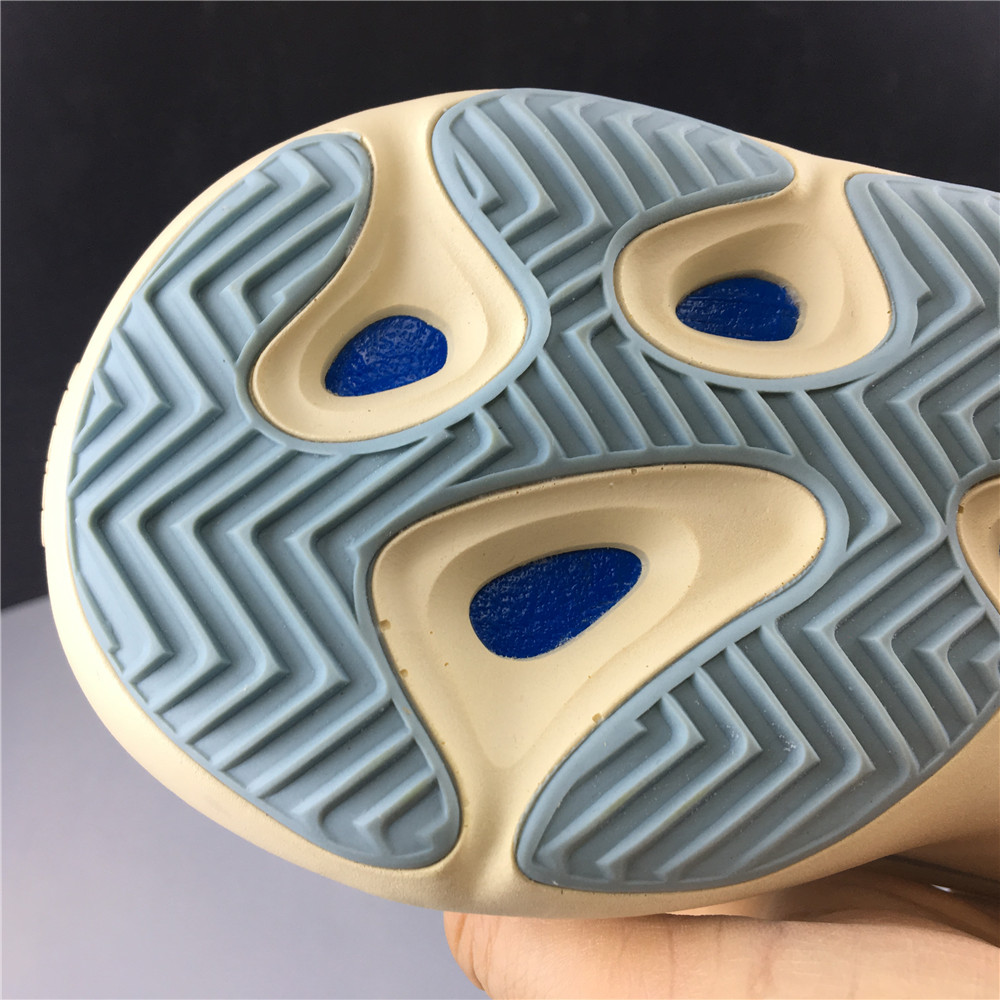 adidas Yeezy 700 V3Azael