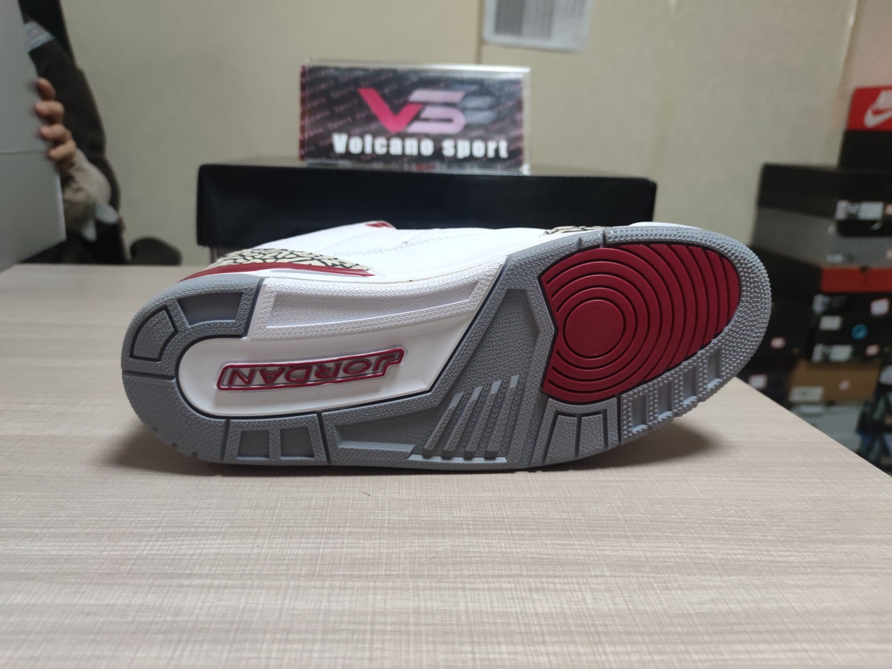 Jordan 3 Retro Cardinal Red CT8532 126