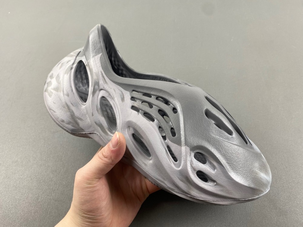 adidas Yeezy Foam RNR MX Granite IE4931