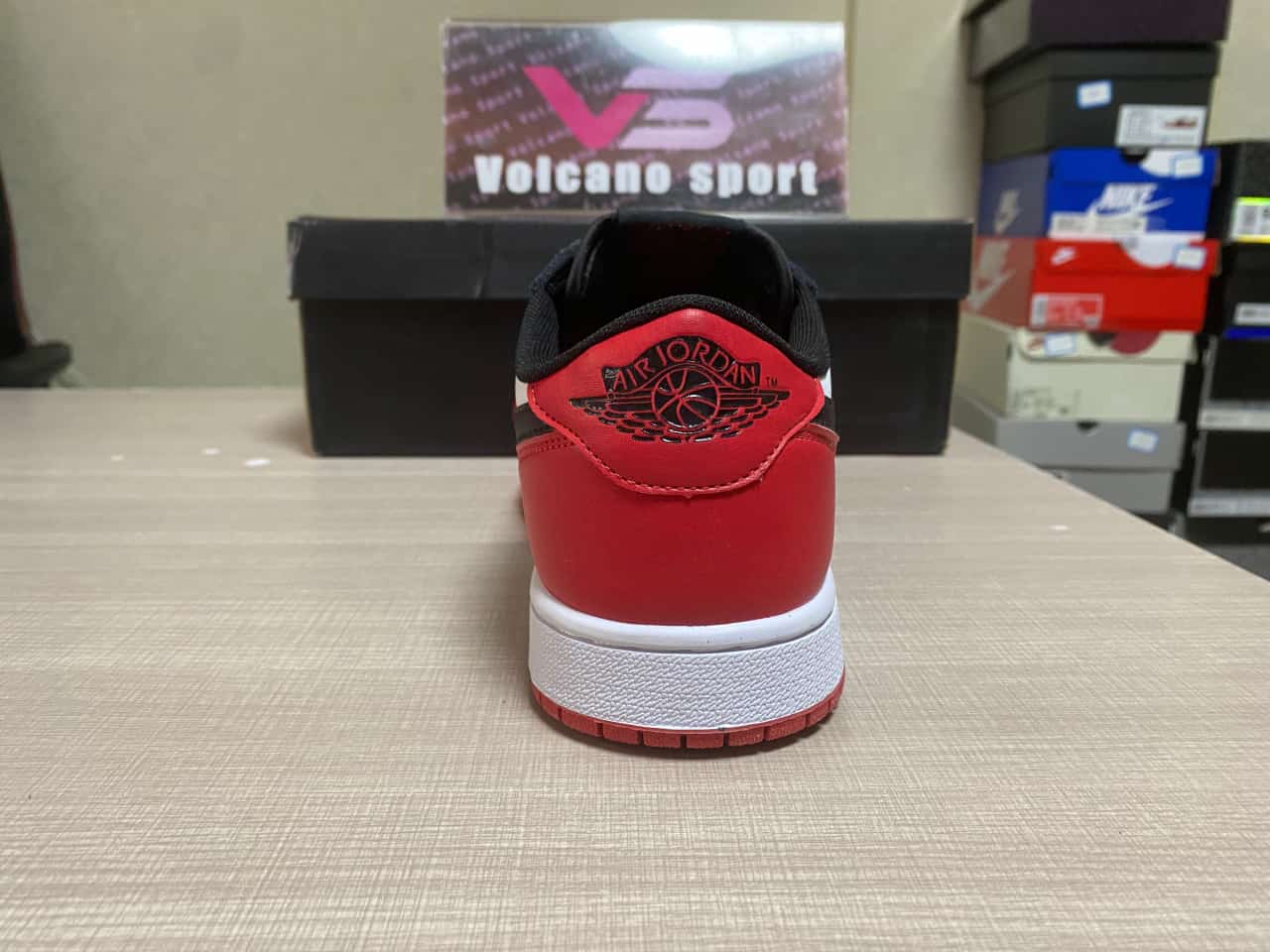Jordan 1 Retro Low OG Black Toe CZ0858-106