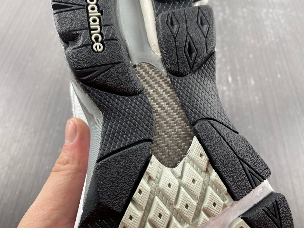 New Balance 990V3 Grey