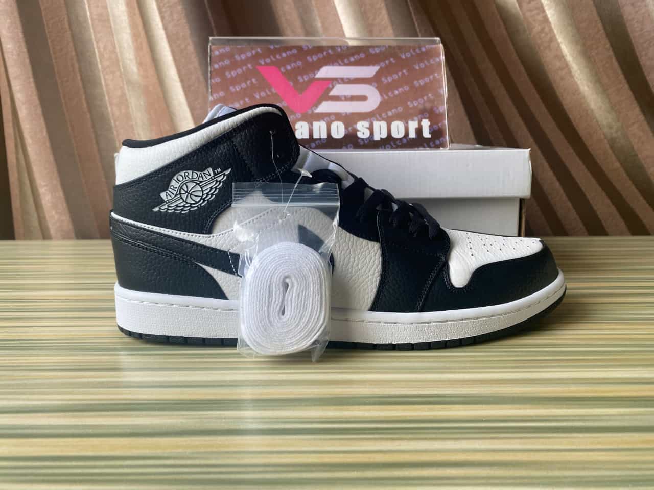 Jordan 1 Mid Split Black White DR0501-101