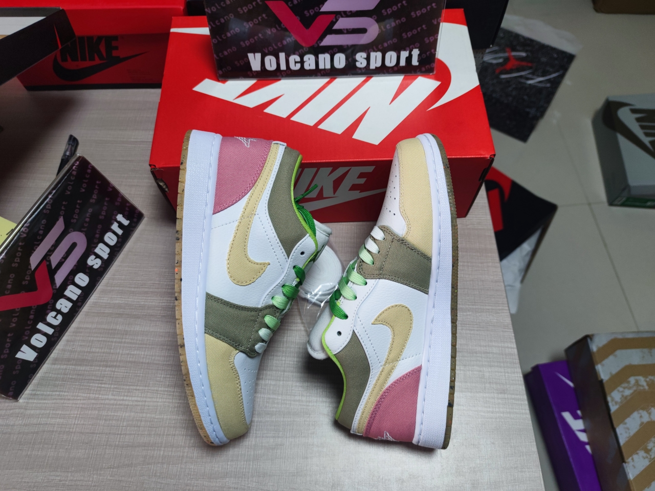 Jordan 1 Low Pastel Grind Vivid Green (GS) DJ0341 100