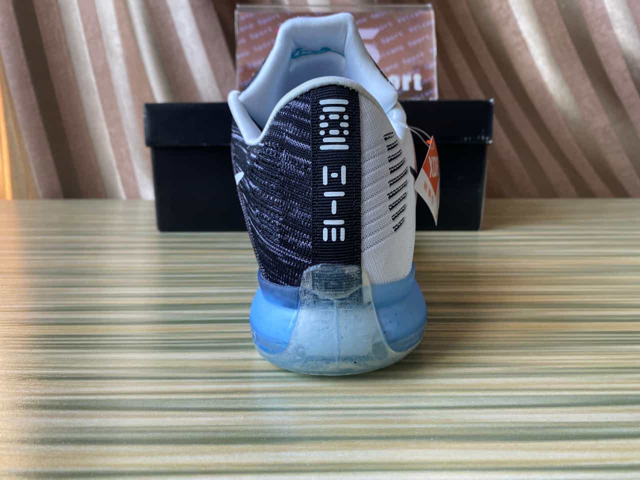 Kobe 10 Elite HTM Shark Jaw 805937-101