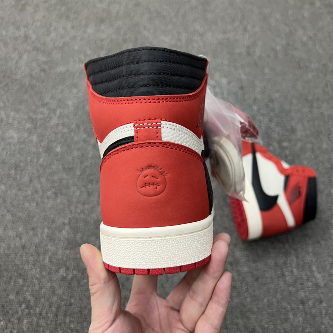 NIKE Travis Scott x Air Jordan 1  AA3834-101