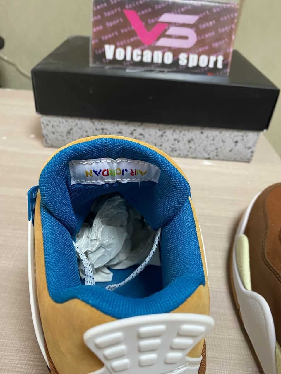 Jordan 4 Retro Cacao Wow FB2214-200