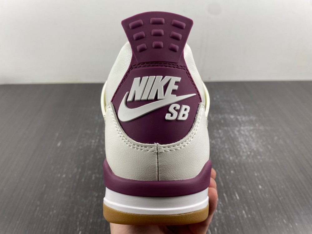 SB x Jordan 4 “Sapphire”DR5415-102
