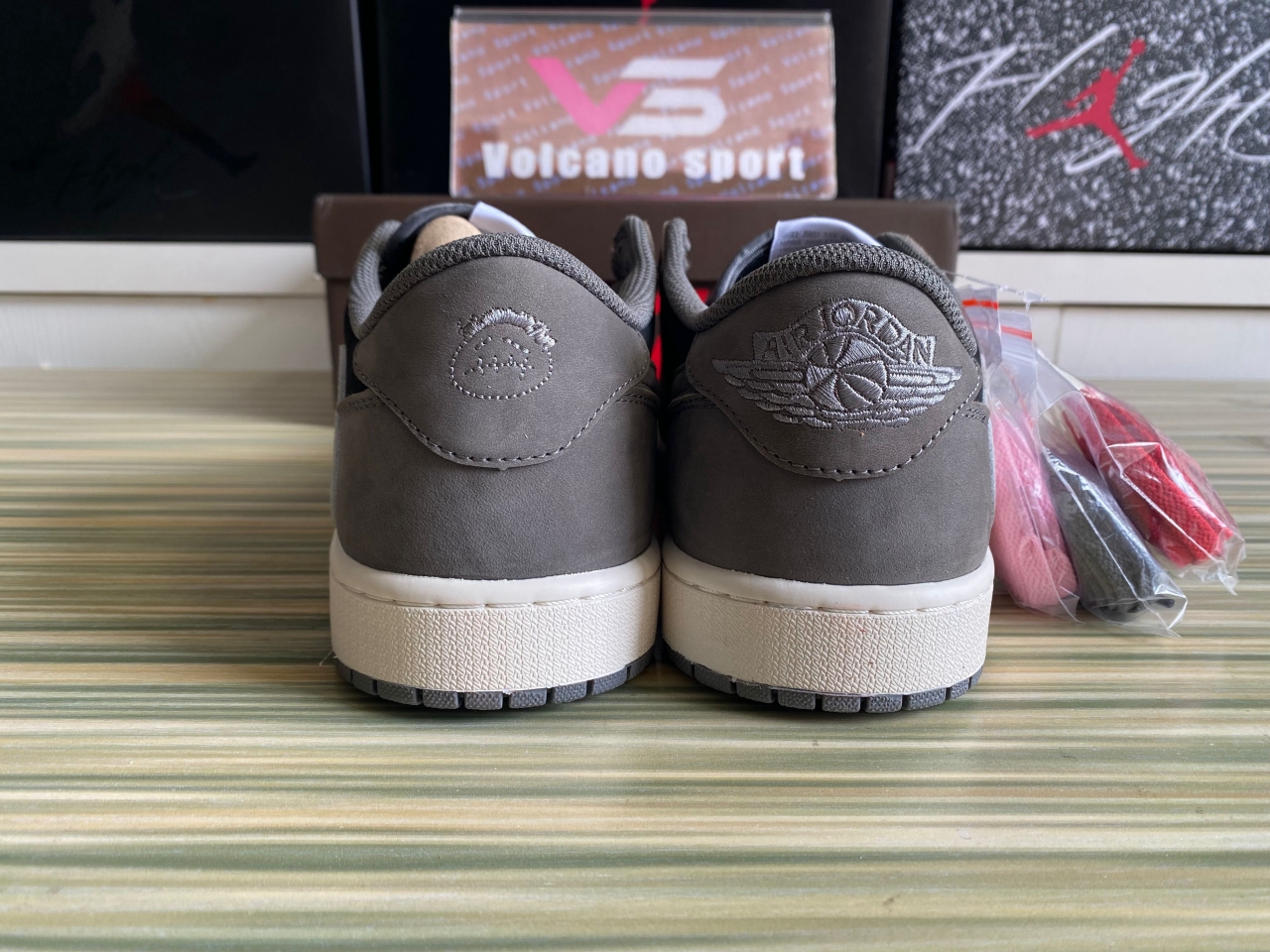 Jordan 1 Retro Low OG SP Travis Scott