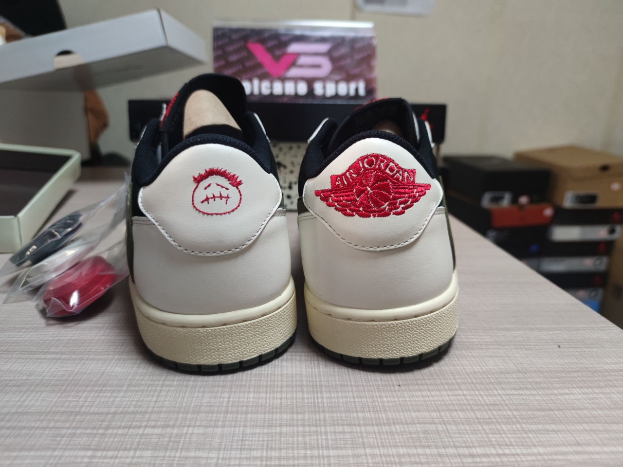 Jordan 1 Retro Low OG SP Travis Scott Olive DZ4137 106