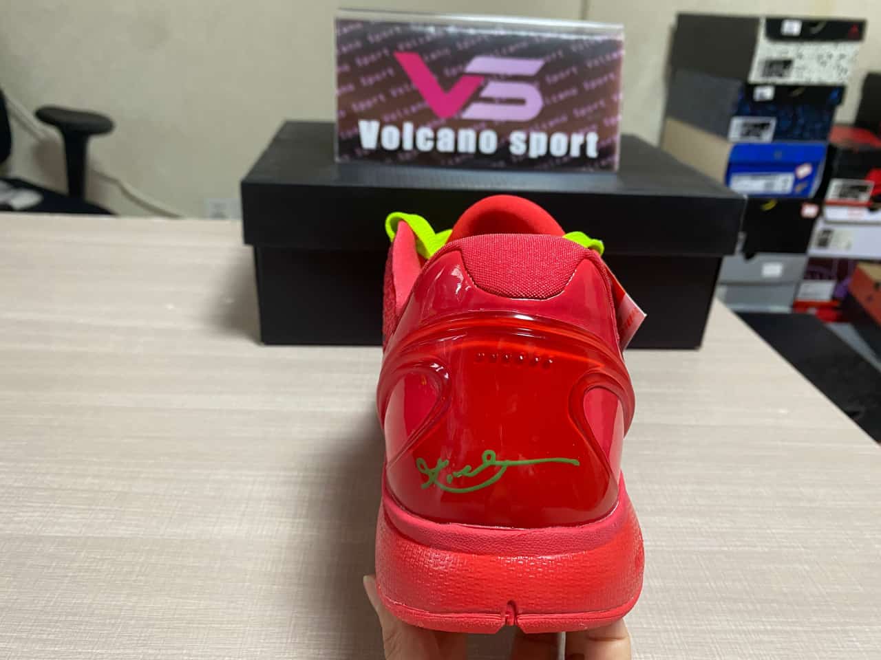 Kobe 6 Protro Reverse Grinch FV4921-600
