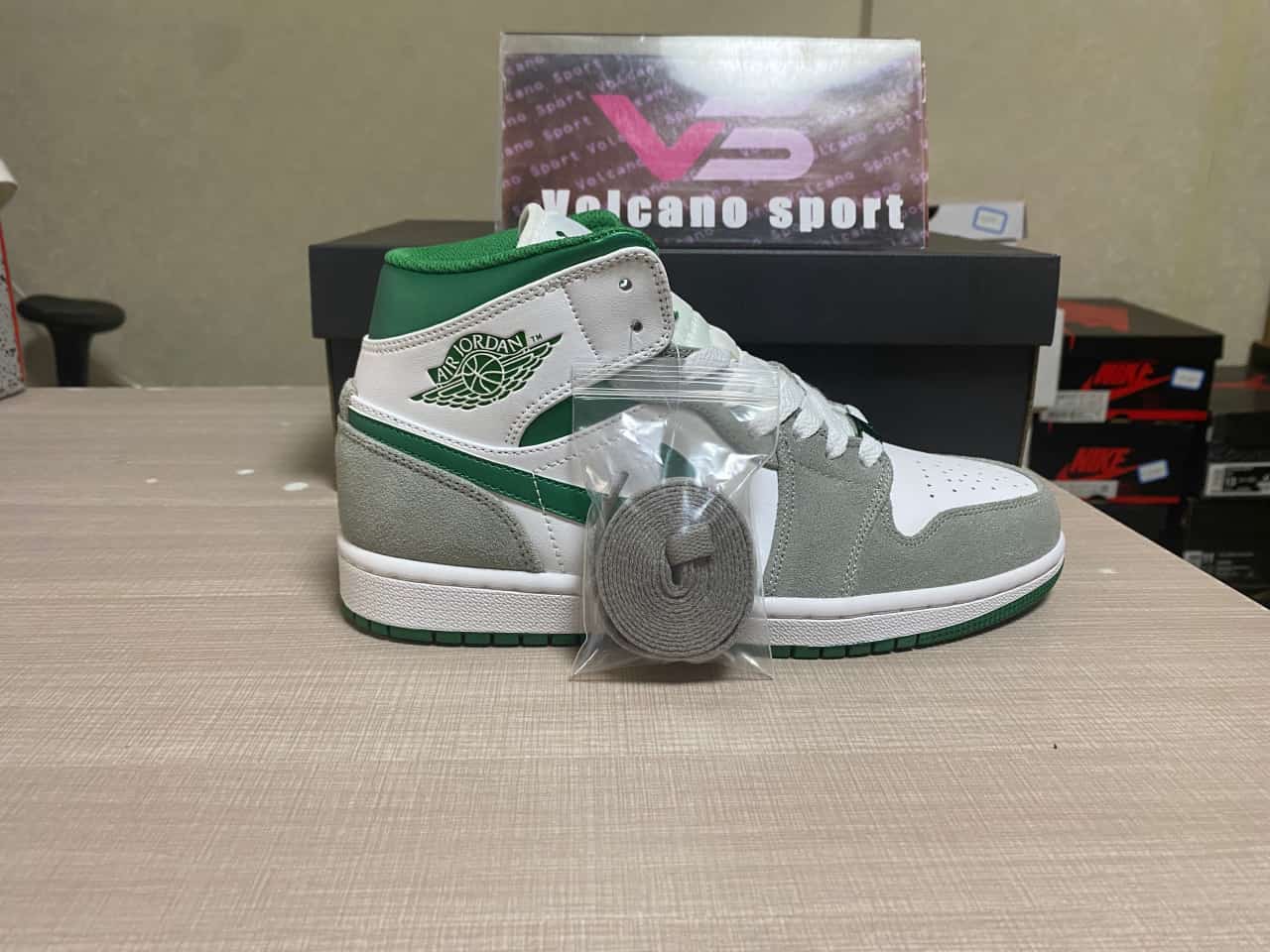 Jordan 1 Mid SE Grey Green DC7294-103