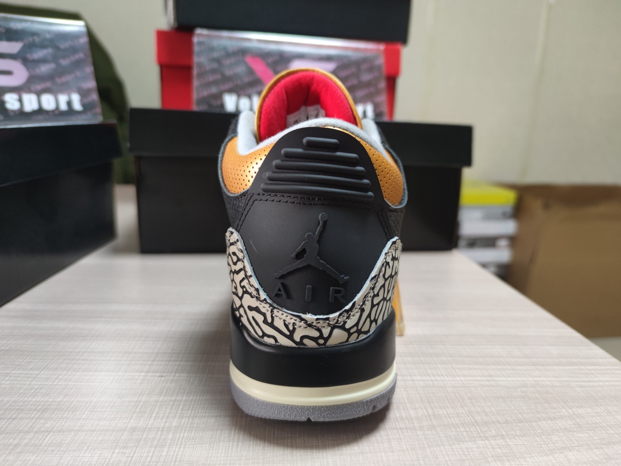 Jordan 3 Retro Black Cement Gold CK9246 067