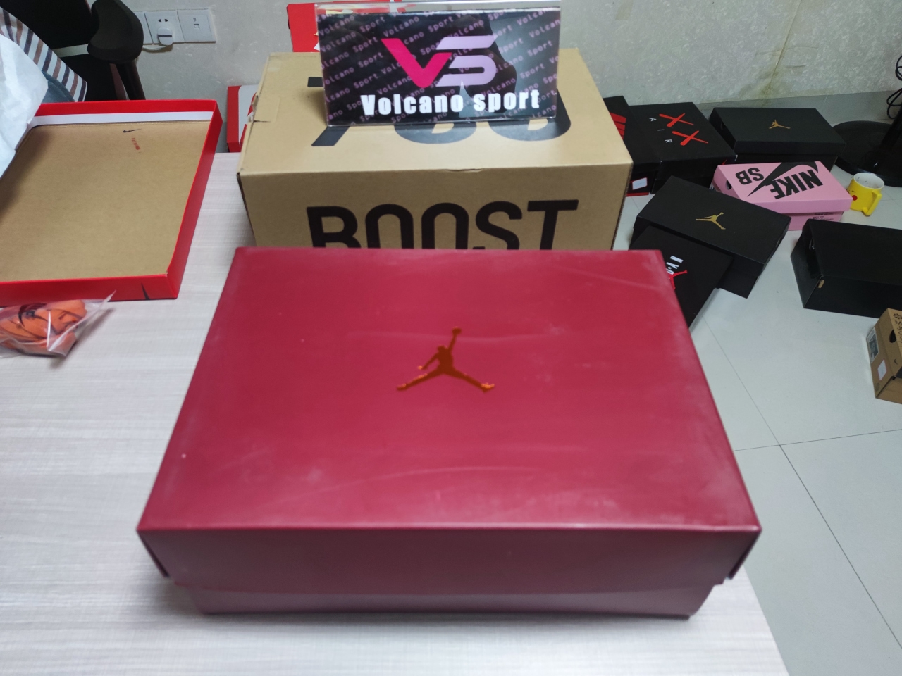 Levi's X Jordan 4 Retro White AO2571-100