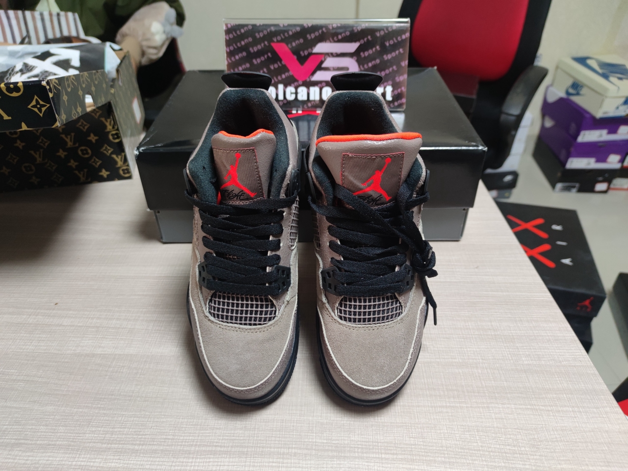 Jordan 4 Retro Taupe Haze DB0732 200