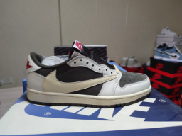 Travis Scott x Air Jordan 1 Low OG