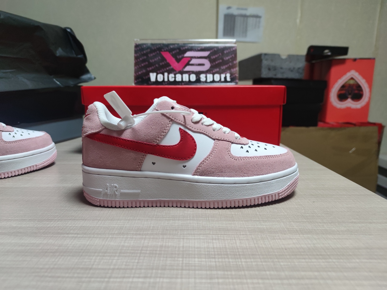 Air Force 1 Low '07 QS Valentine's Day Love Letter DD3384 600