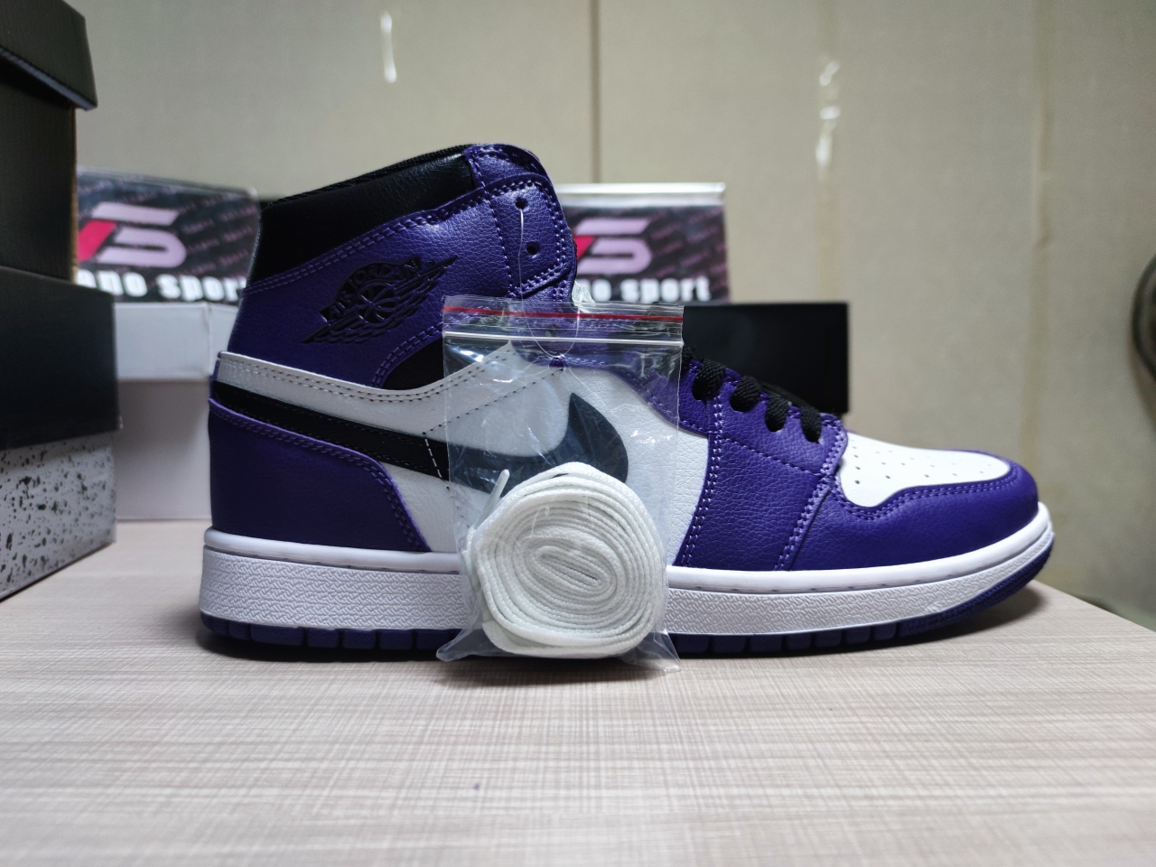Jordan 1 High OG “Court Purple”555088-500