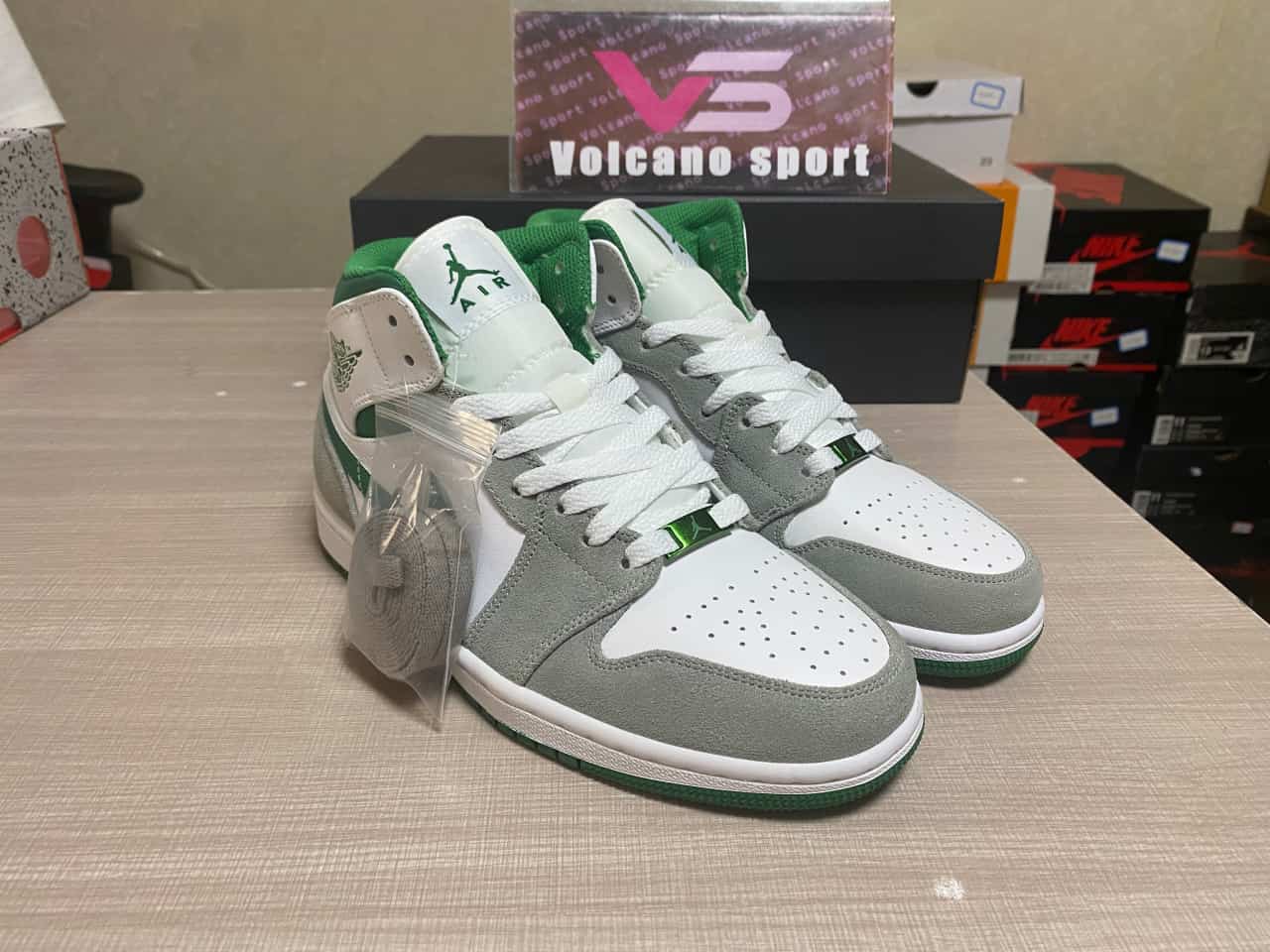Jordan 1 Mid SE Grey Green DC7294-103