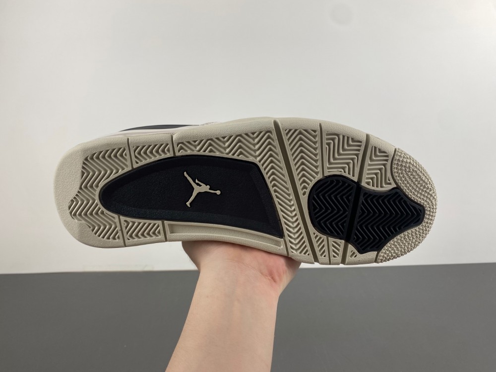 Air Jordan 4 RM “Black/Light Bone” FQ7939-001