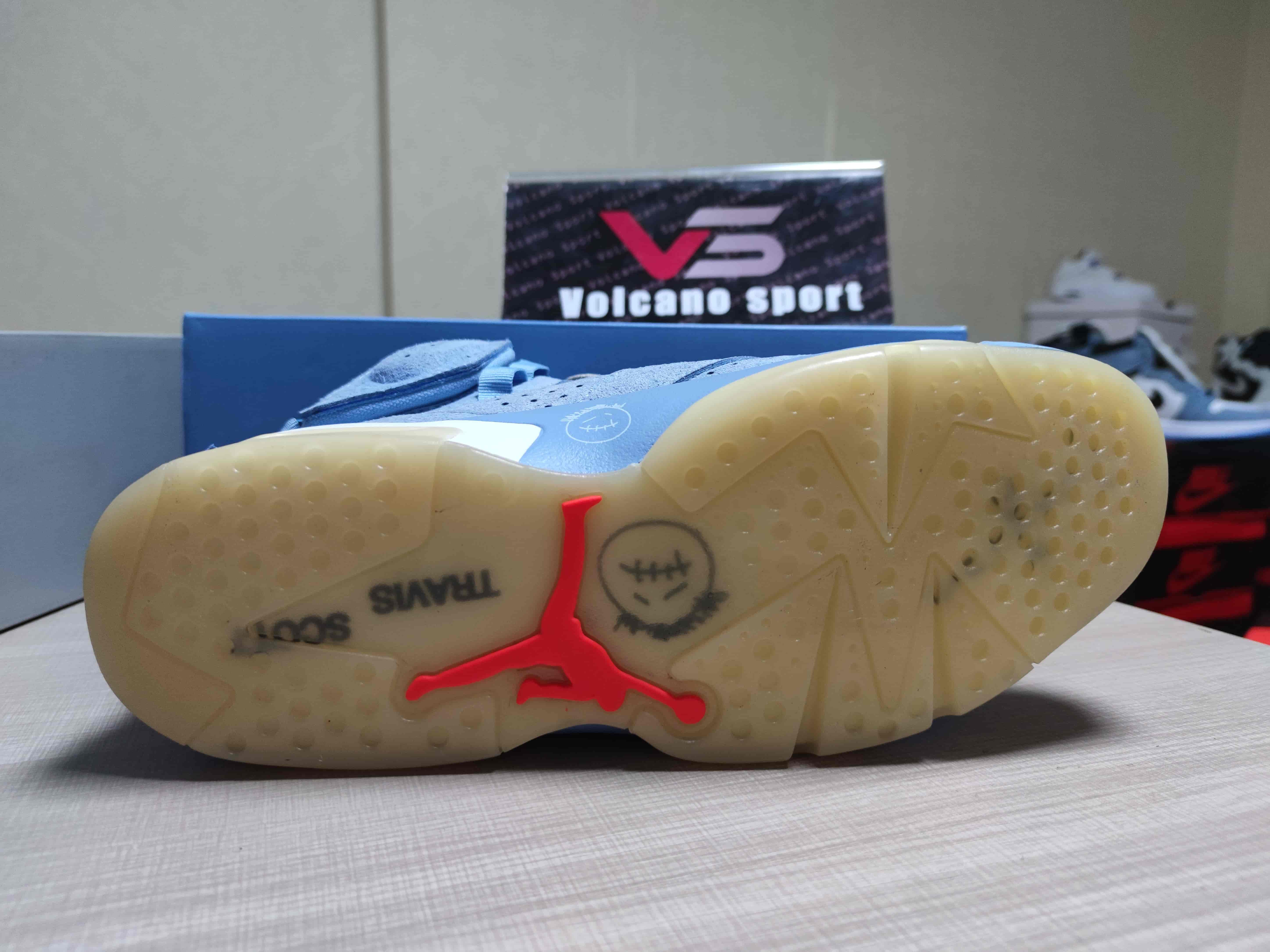 Travis Scott x Jordan 6 DH0690-400