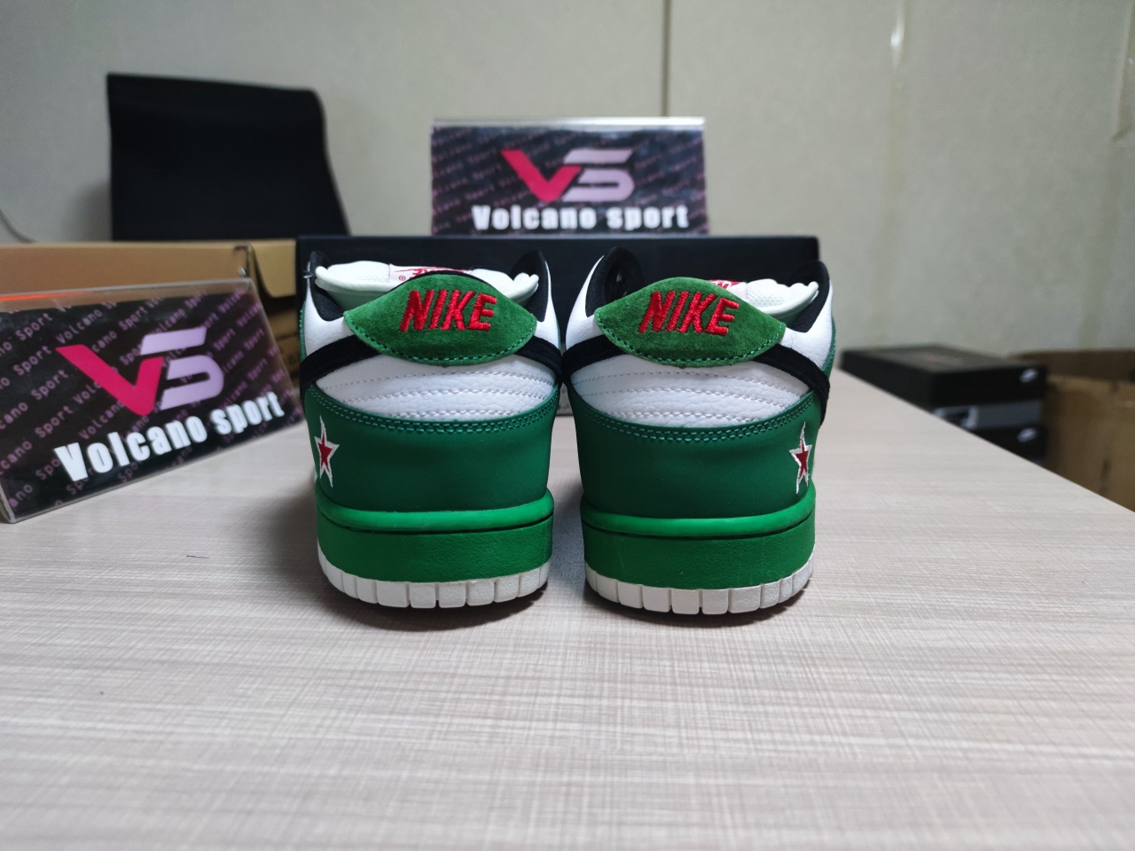 SB Dunk Low Heineken 304292 302