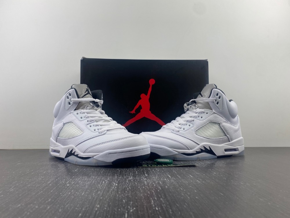 Air Jordan AIR JORDAN 5 RETRO 'WHITE BLACK' DD0587-110