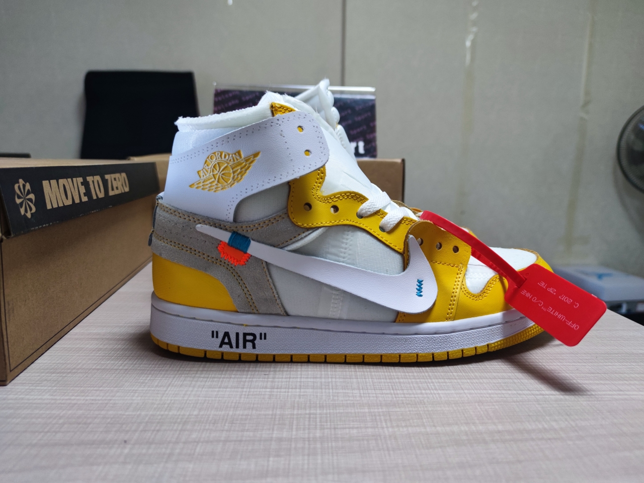 Off-White x Jordan 1 Retro High OG