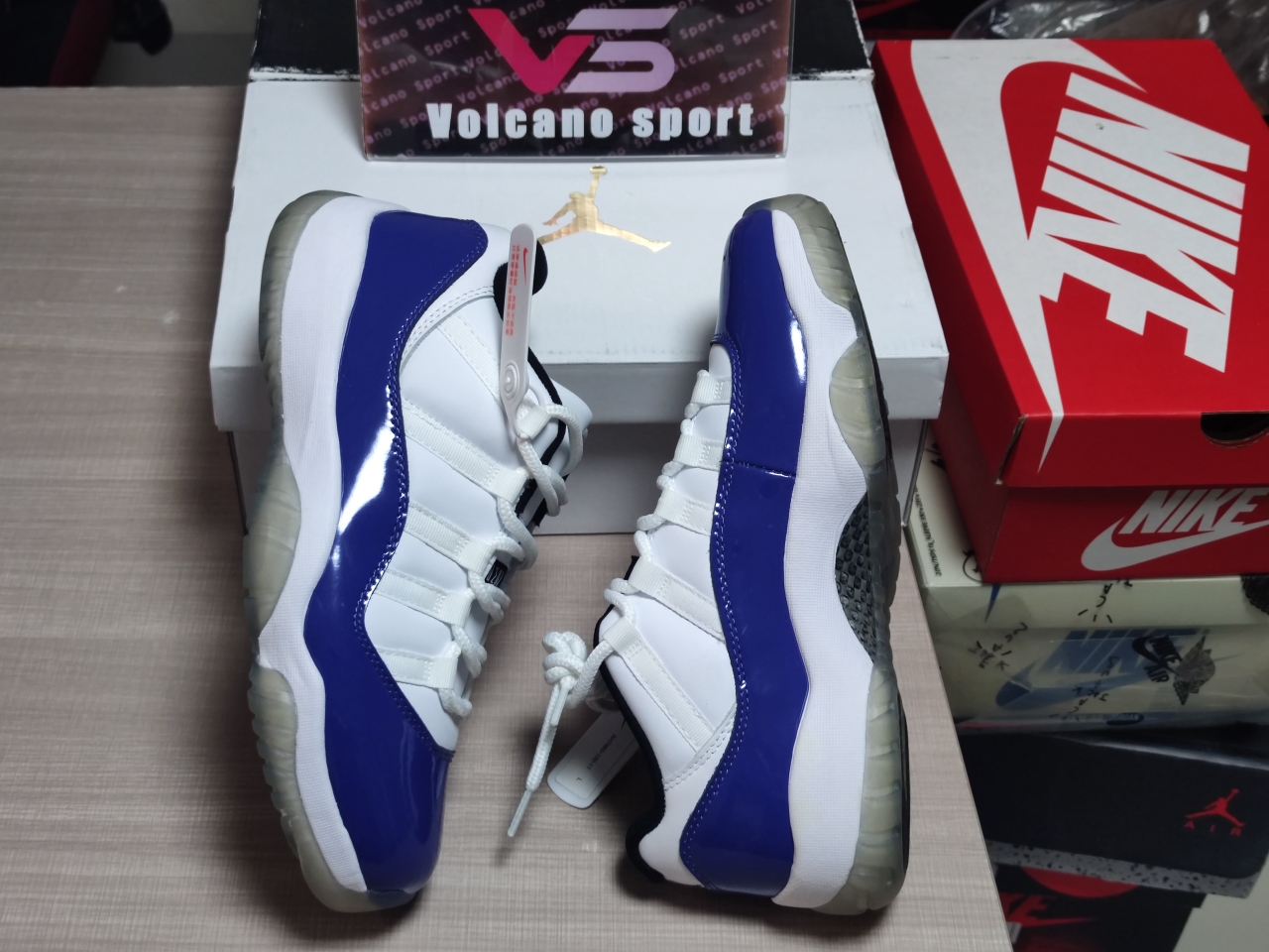 Jordan 11 Retro Low White Concord AH7860-100