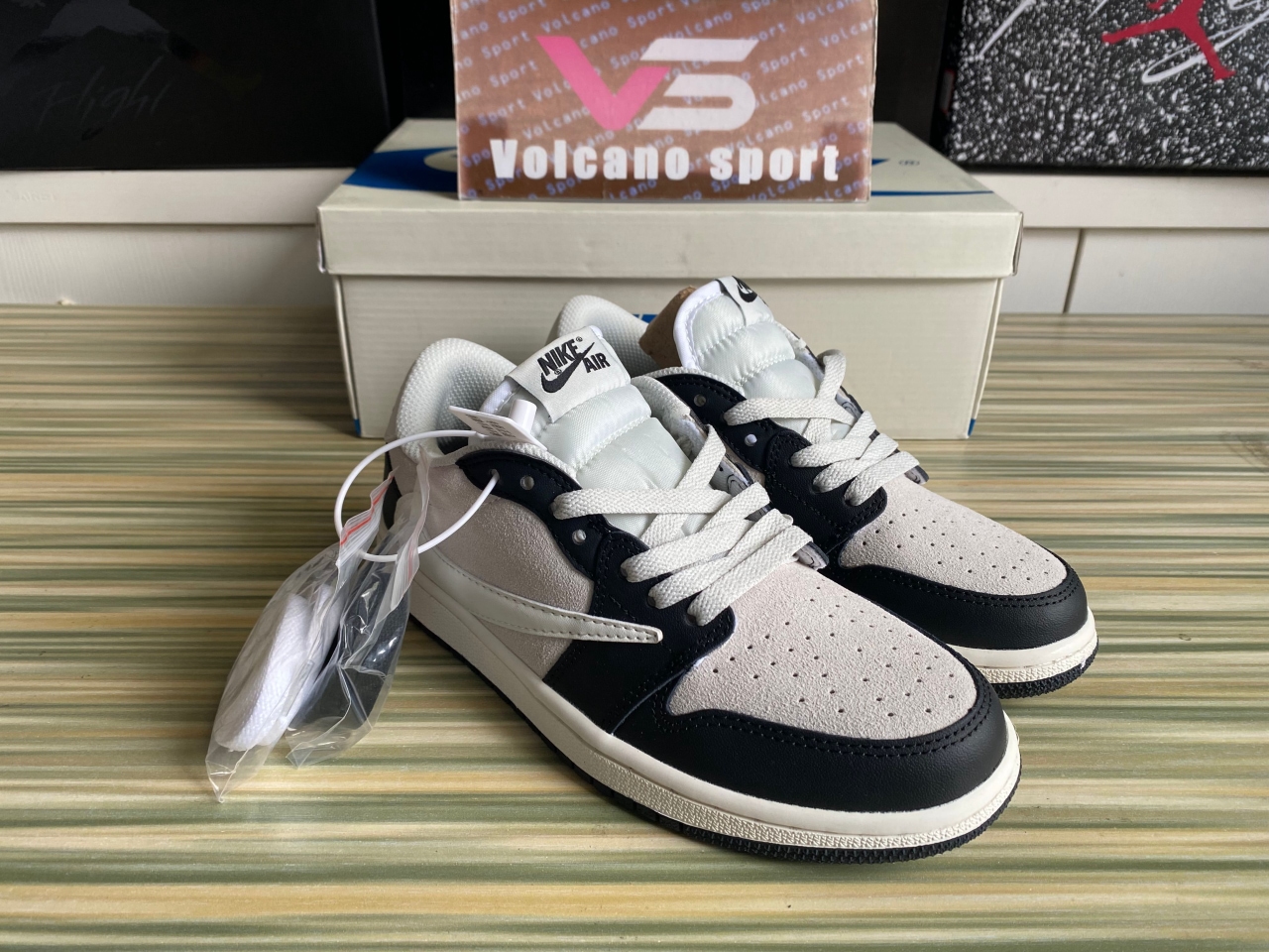 Jordan 1 Retro Low OG DM7866-700