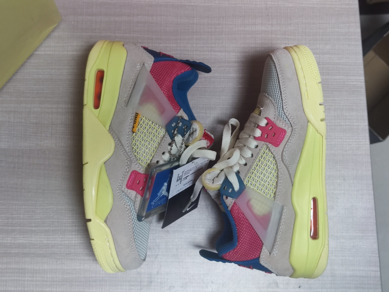 Jordan 4 Retro Union Guava Ice DC9533-800