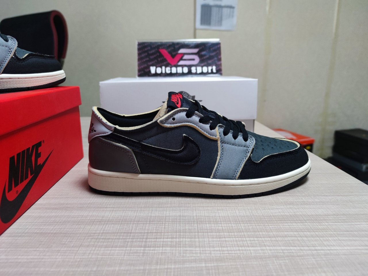 Jordan 1 Low OG EX Black Smoke Grey DV0982 006