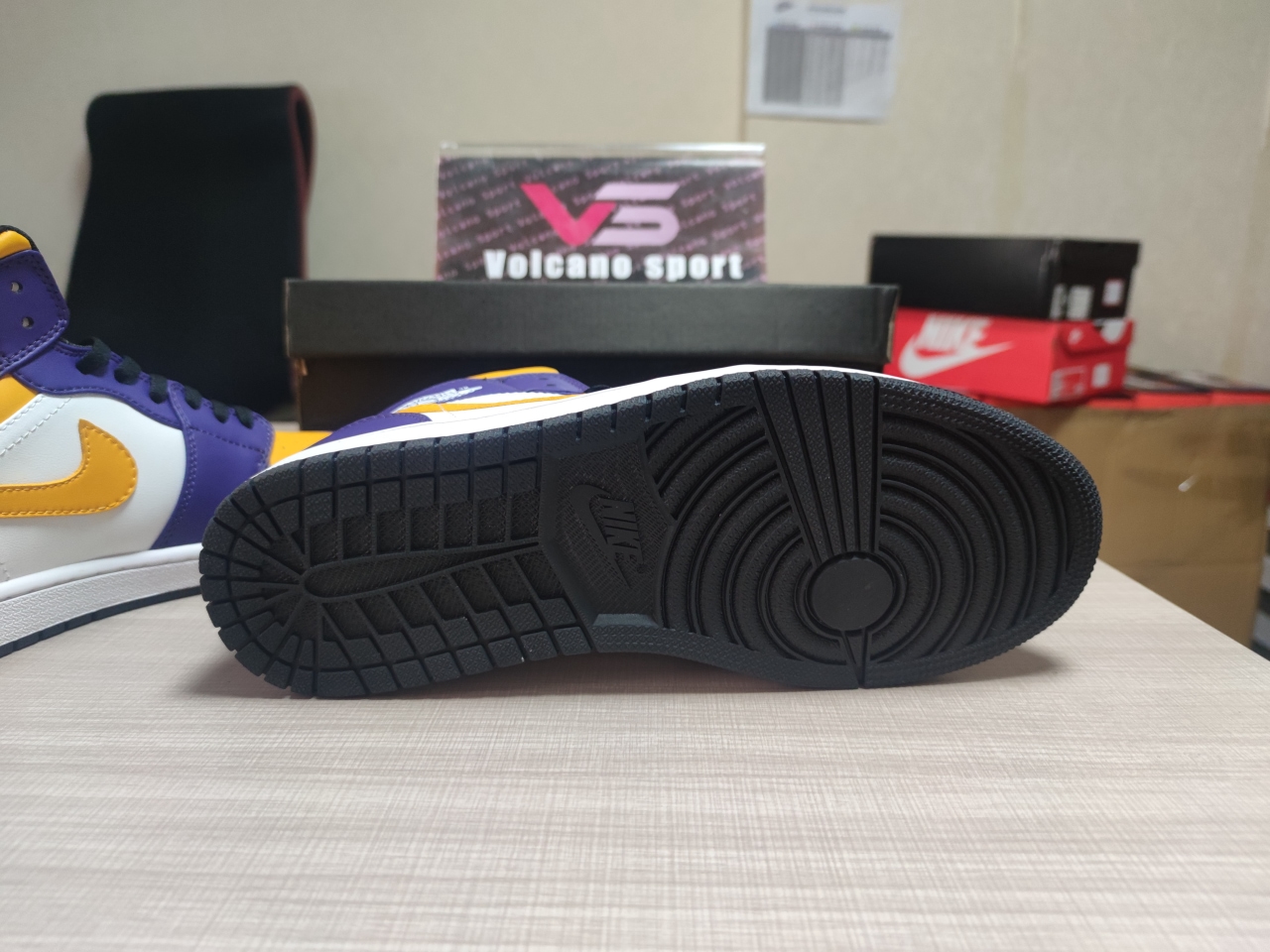 Jordan 1 Mid Lakers DQ8426 517