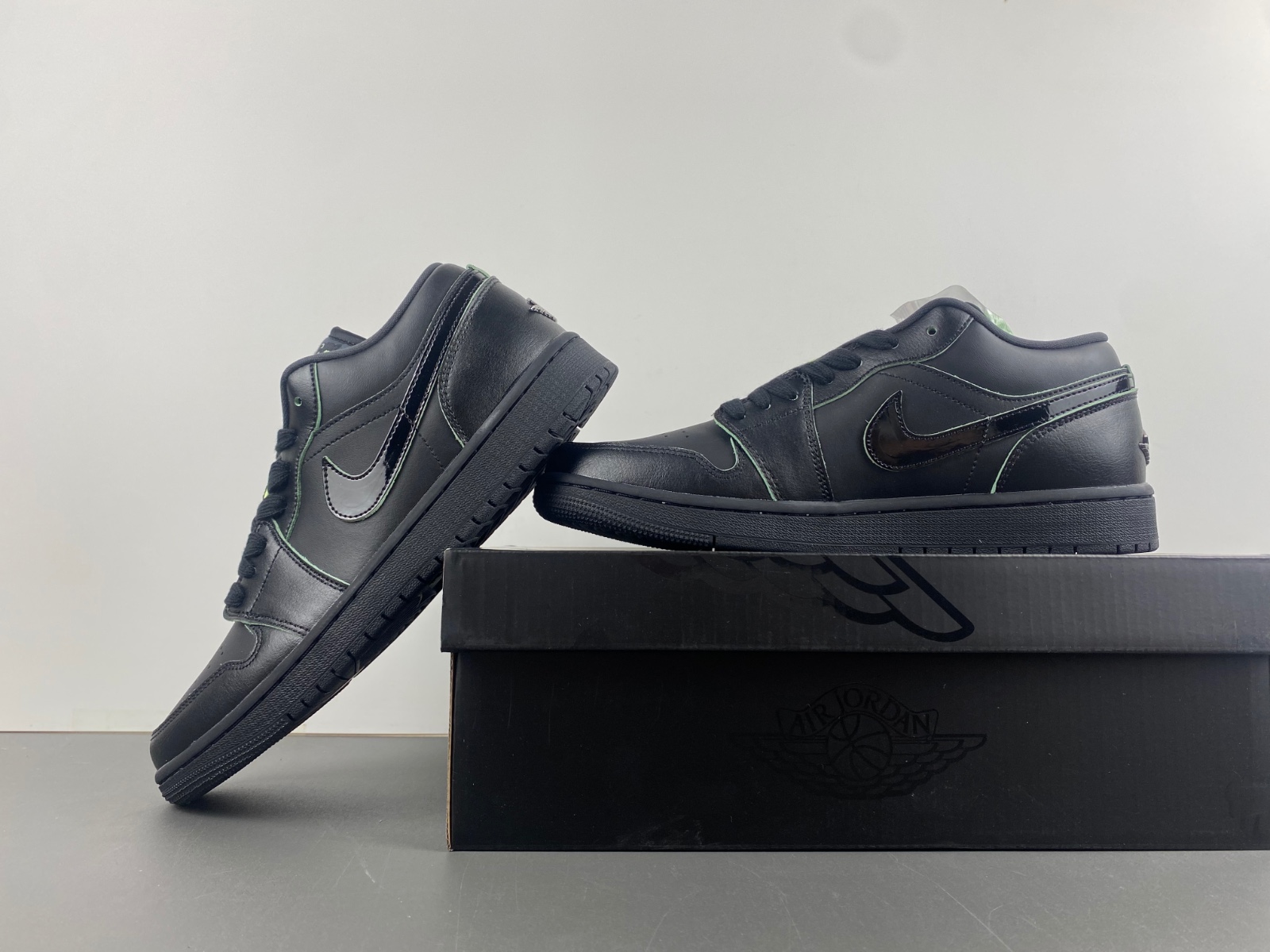 Air Jordan 1 Low SE 'Black Vapor Green' HM3690-001